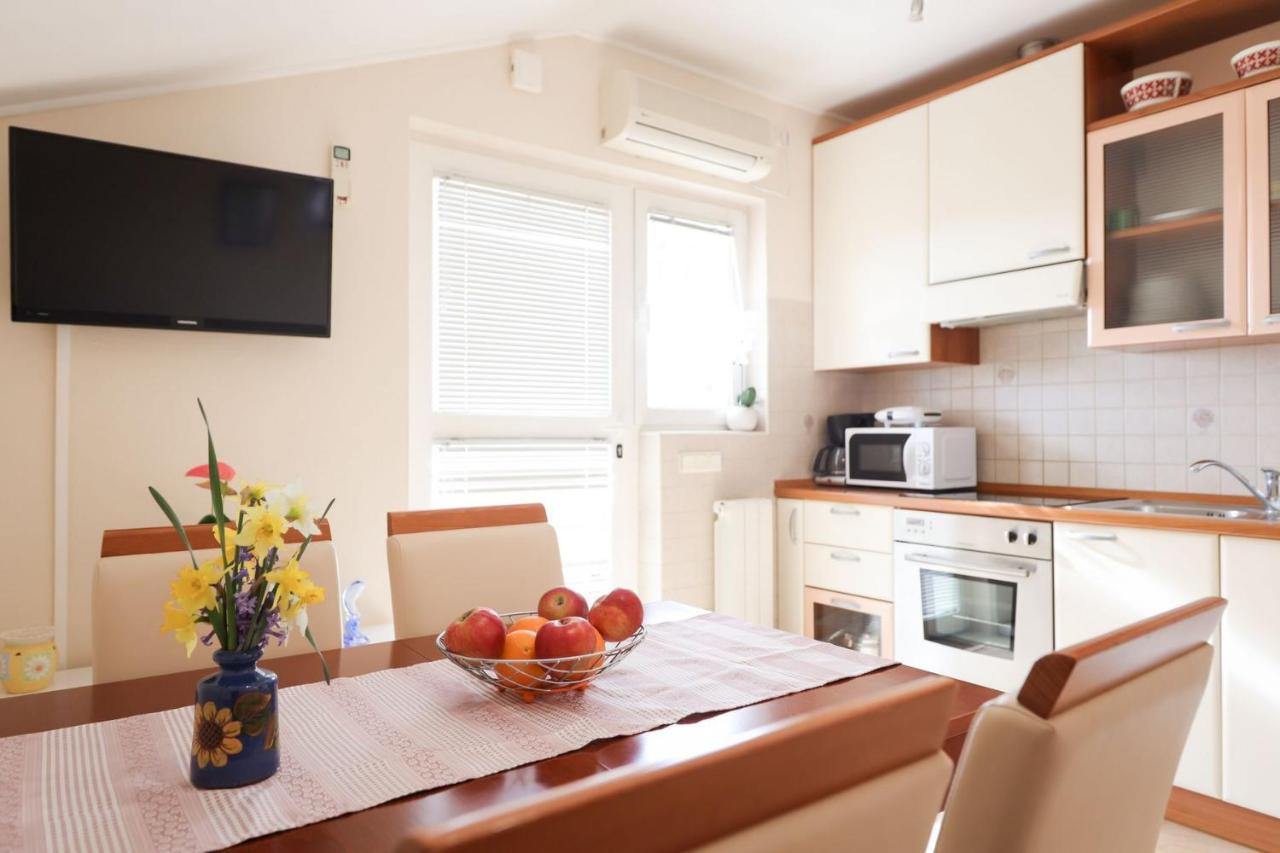 Apartments Mira ซาดาร์ ภายนอก รูปภาพ